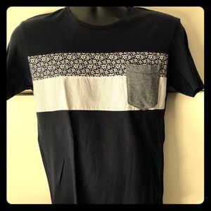 Zara Mens T-Shirt. Navy Blue with Floral design